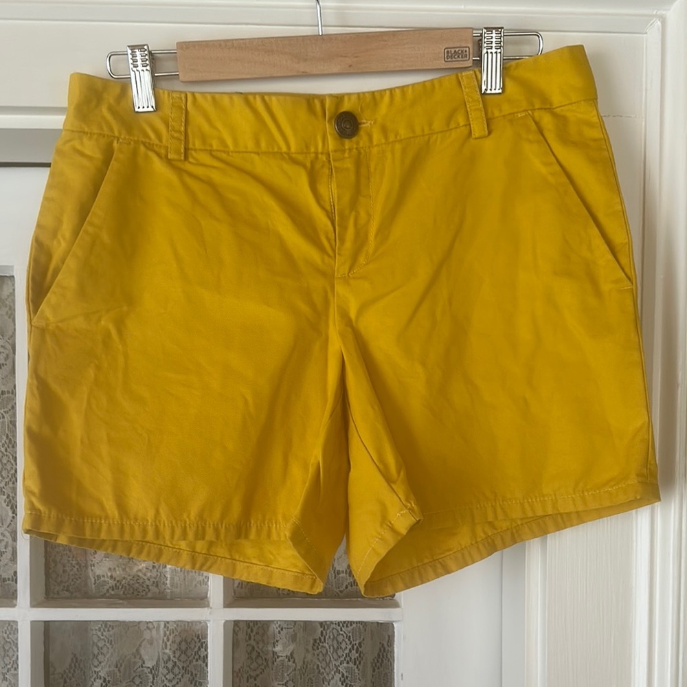Gap yellow Aubrey cotton shorts.  Size 8